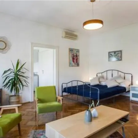 Apartment In Center